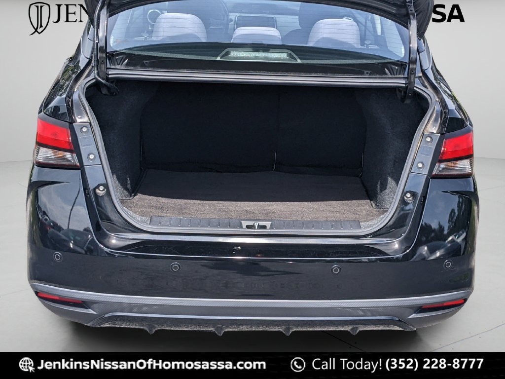 Used 2022 Black Nissan 1.6 SV image 21