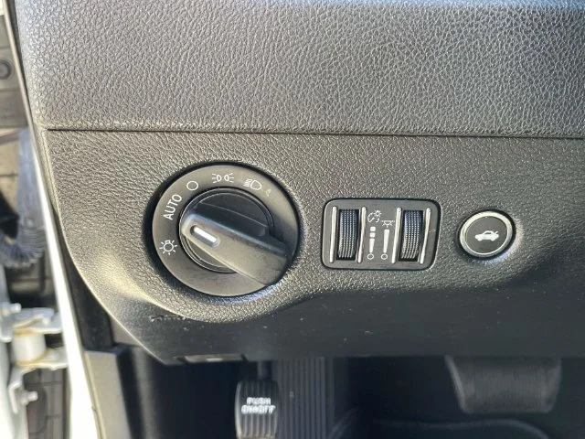 Used 2023 White Dodge SXT image 19