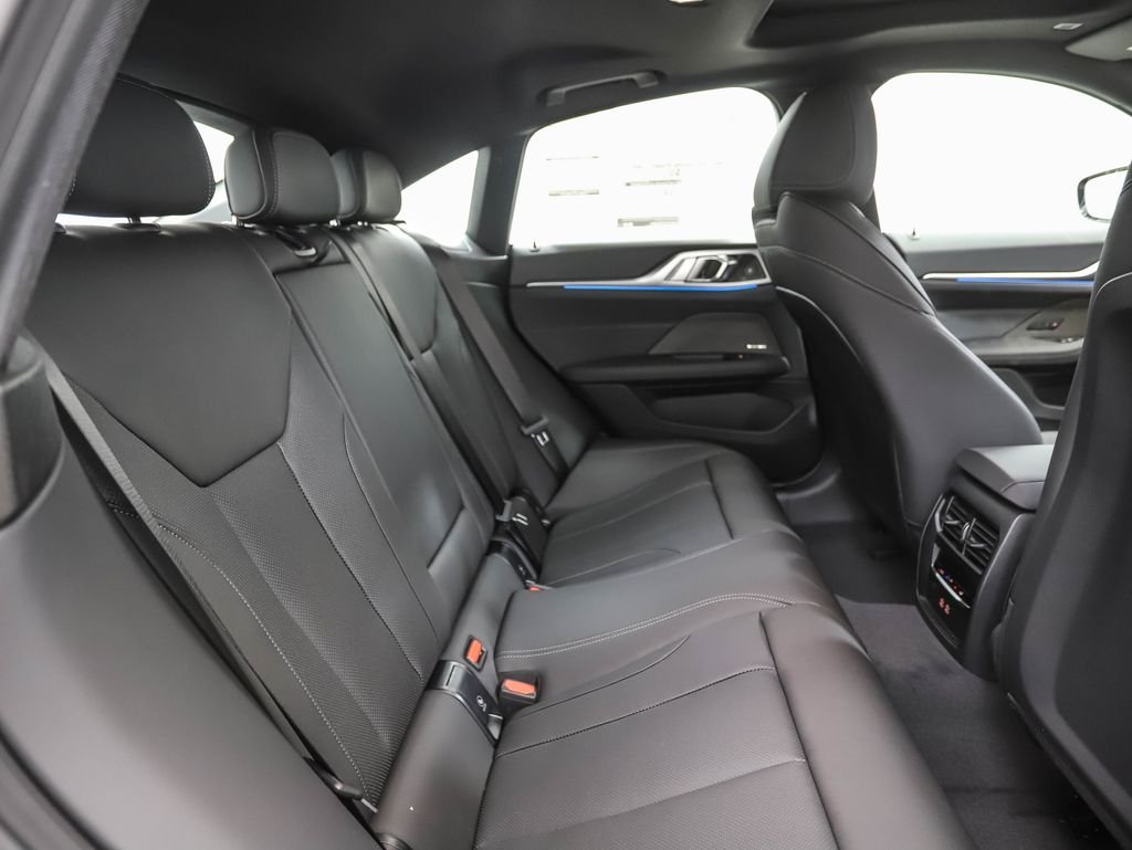 2025 BMW i4 40 - Photo 24