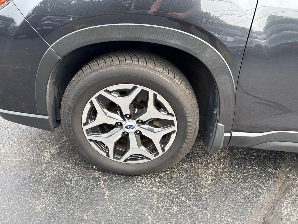 Used 2019 Gray Subaru Premium image 12