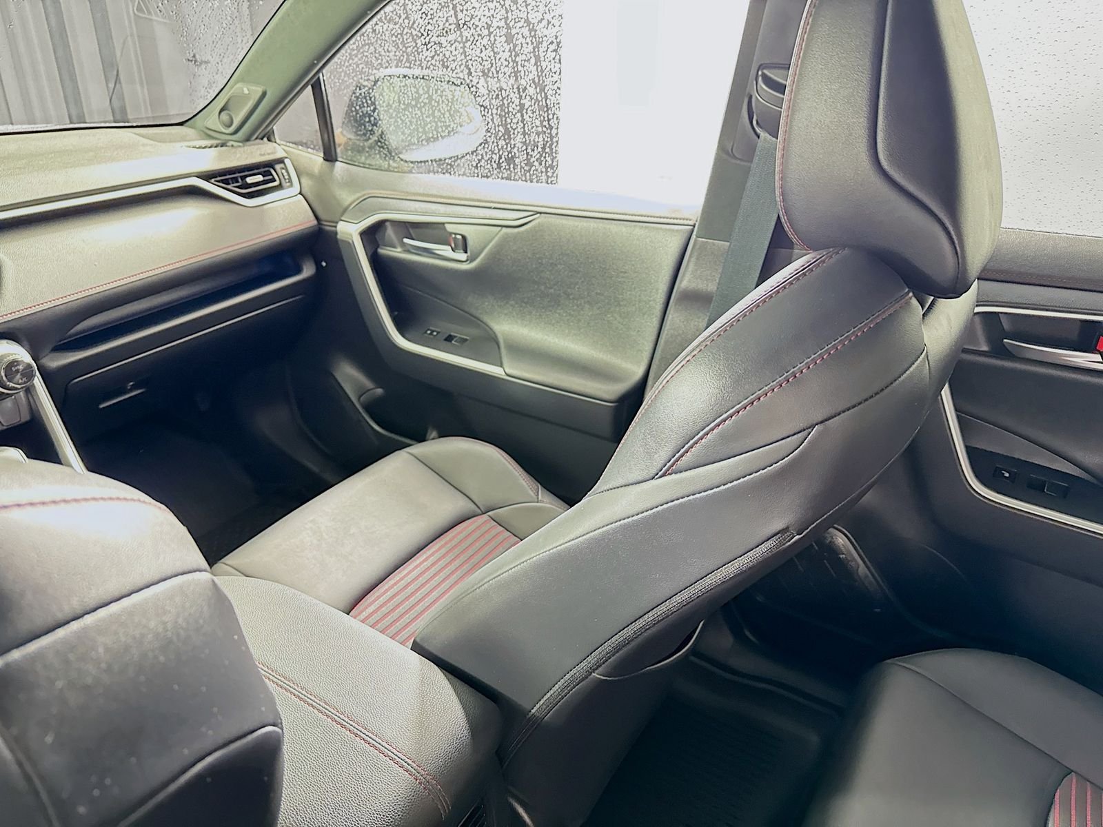 2024 Toyota RAV4 XSE - Photo 21