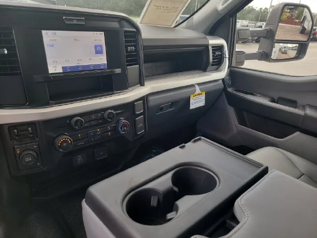 New 2025 Oxford White Ford XL image 23