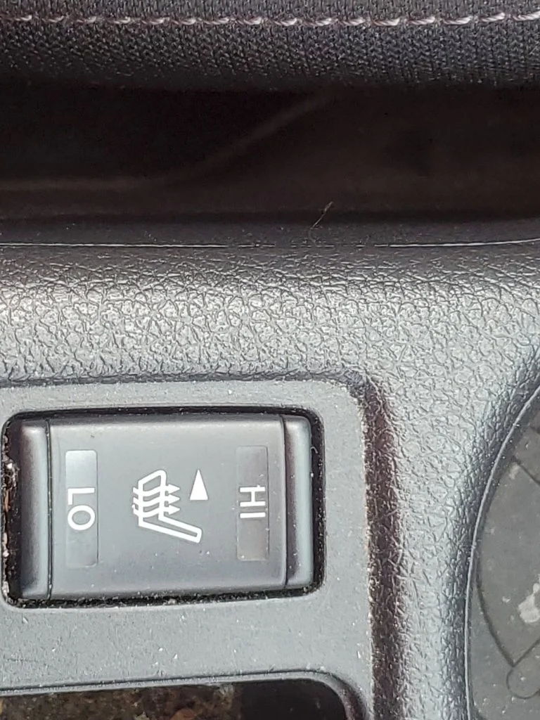Used 2020 White Nissan SV image 24