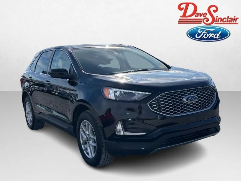 Used 2024 Black Ford SEL image 4