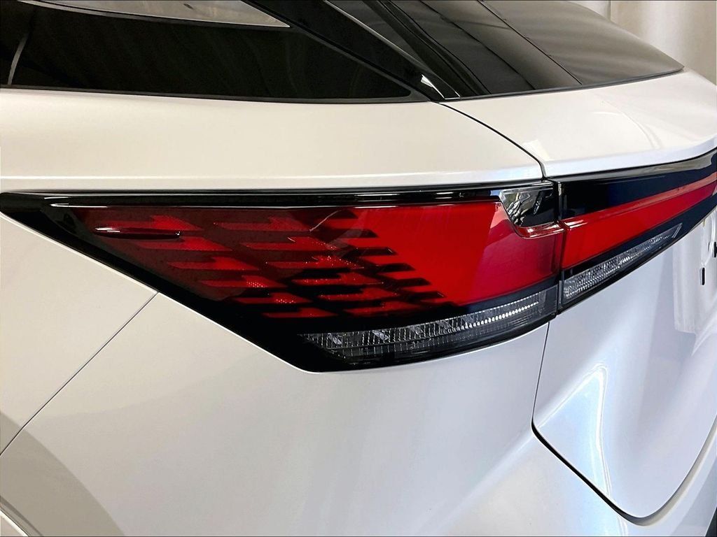 Used 2024 White Lexus 350 Premium image 34