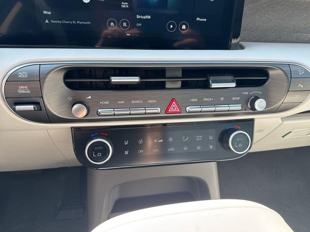 New 2026 Silver Hyundai SEL Premium AWD image 13