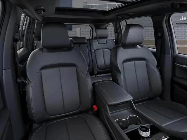 New 2026 Bright White Clear-Coat Exterior Paint Jeep Limited image 21