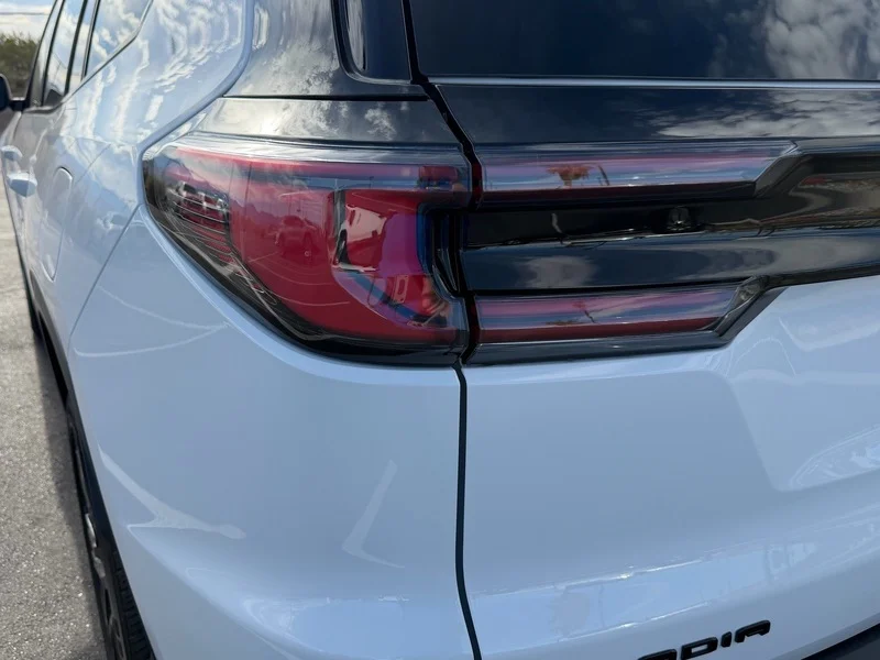 New 2027 Summit White GMC Elevation image 20