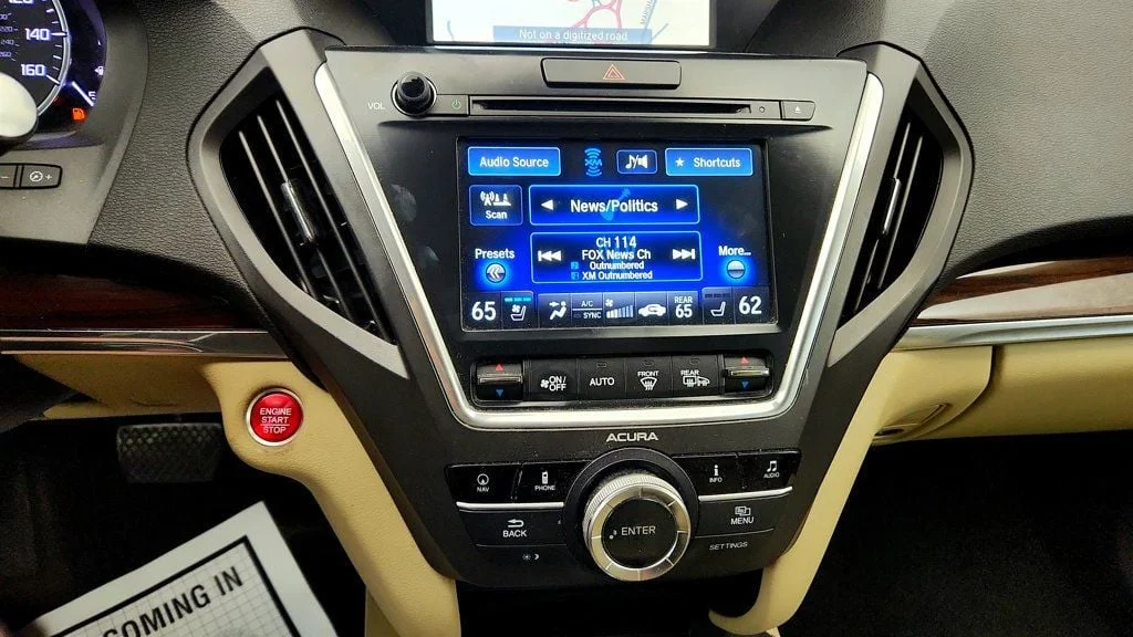Used 2016 White Diamond Pearl Acura SH-AWD 4dr w/Advance/AcuraWatch Plus image 17