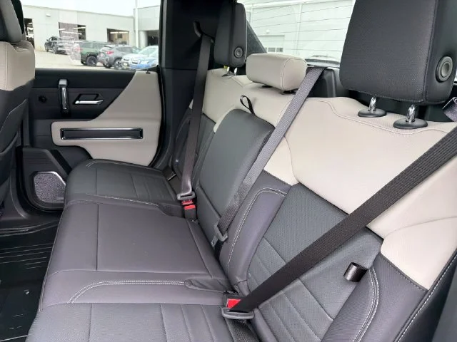 2026 GMC HUMMER EV 2X - Photo 21