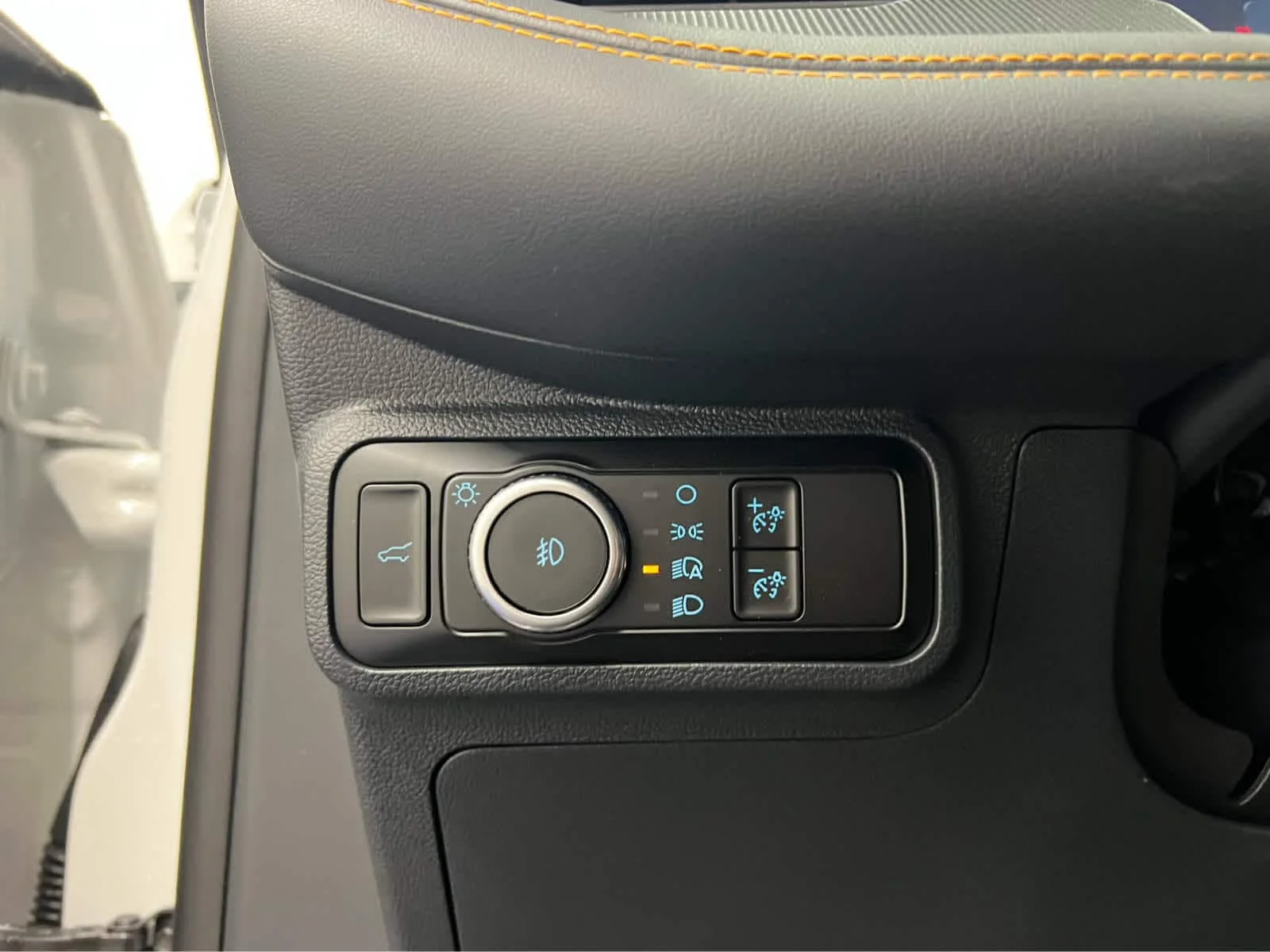 2026 Ford Explorer Tremor - Photo 16
