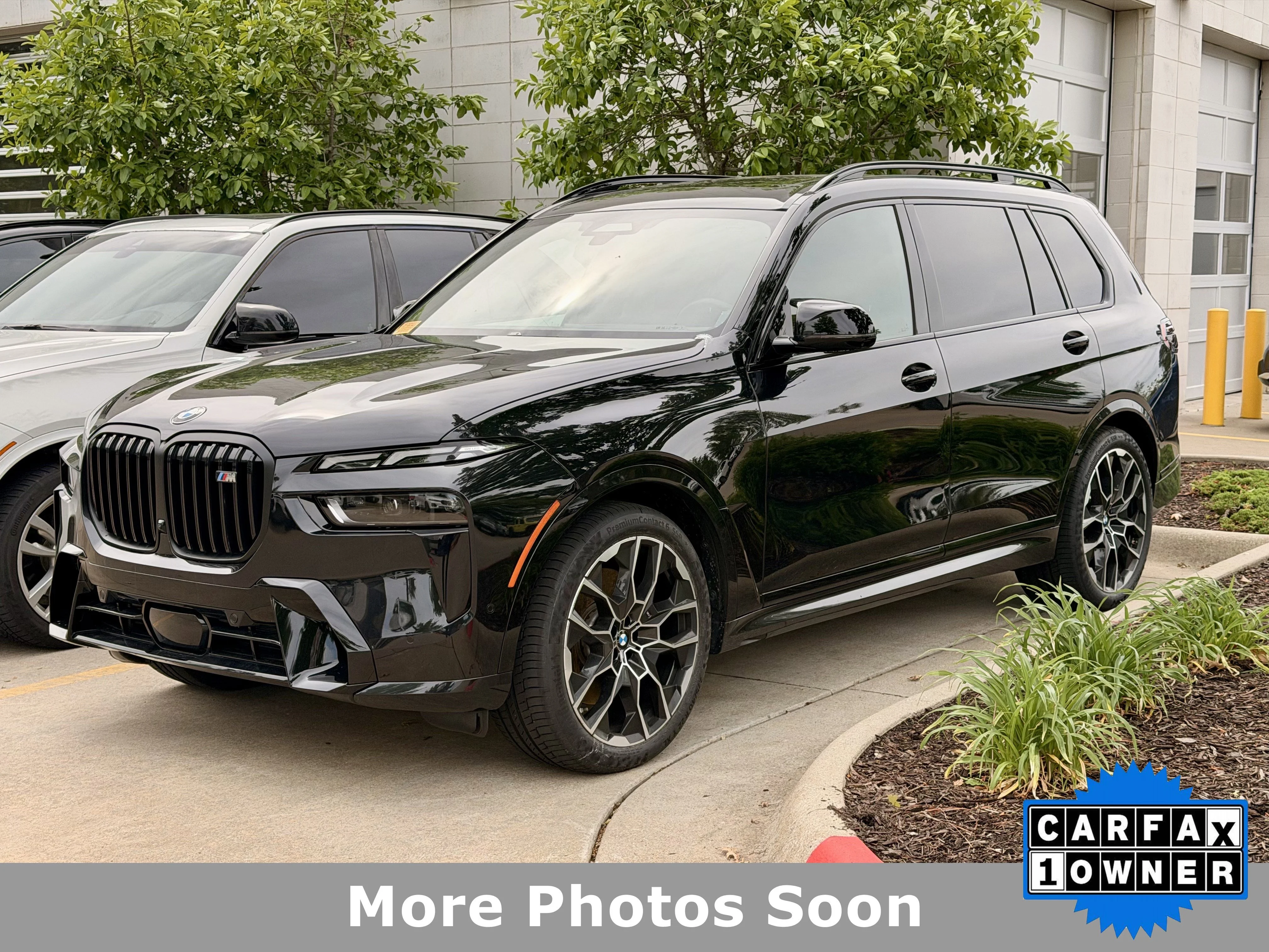 2025 BMW X7 M60i's photo
