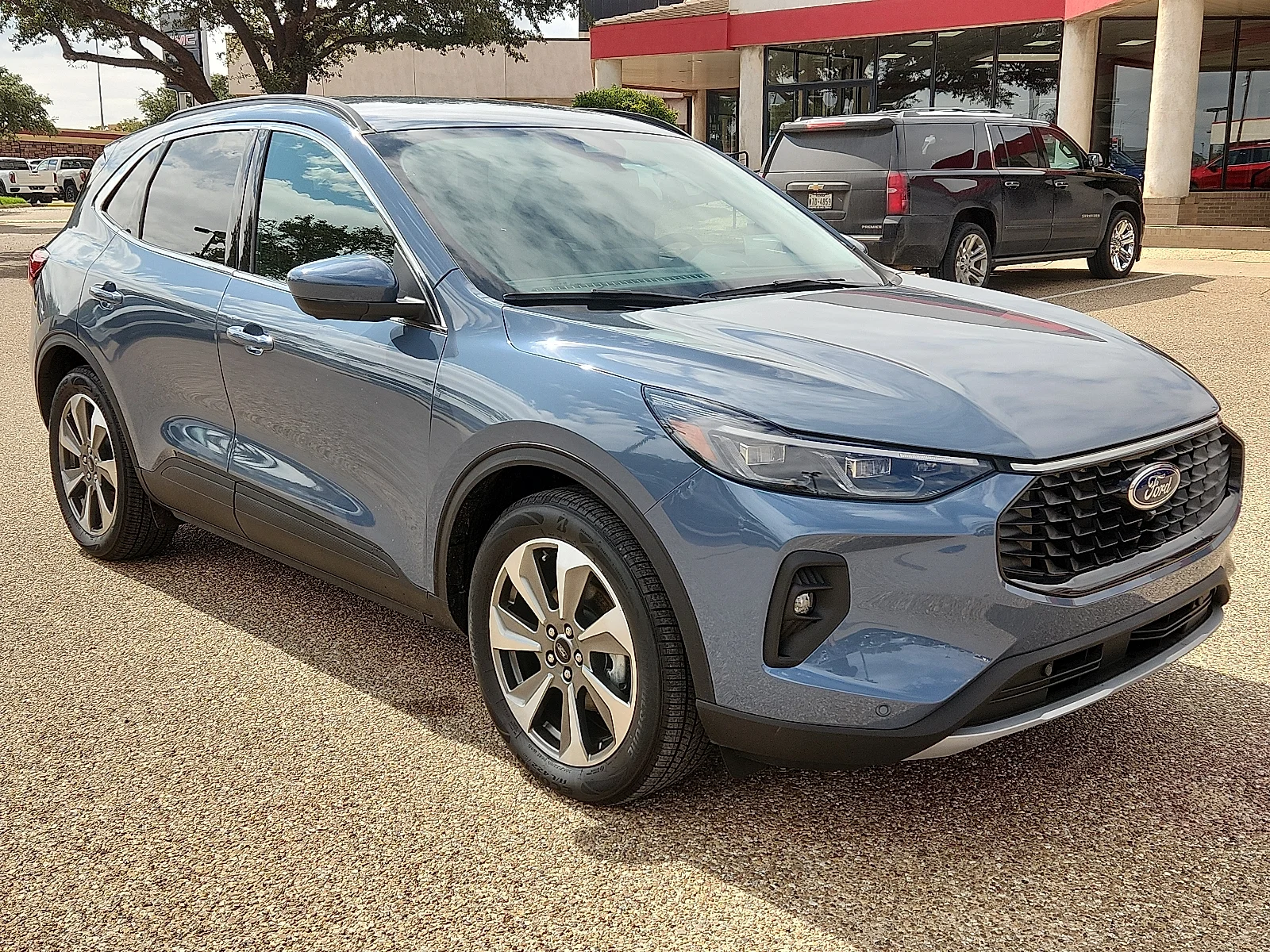 2025 Ford Escape Hybrid Platinum - Photo 6