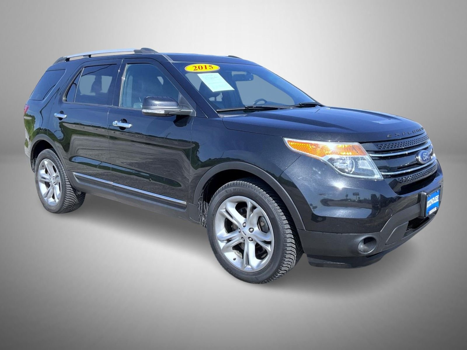 Used 2015 Black Ford Limited image 3