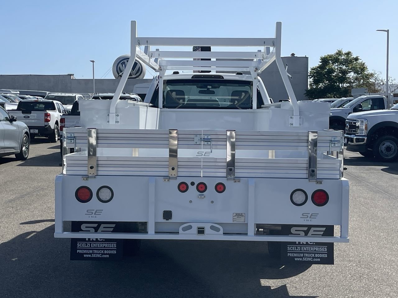 New 2024 Oxford White Ford XL image 5