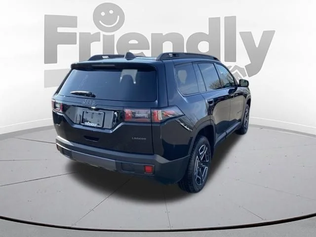 New 2026 Diamond Black Crystal Pearl-Coat Exterior Paint Jeep Laredo image 4