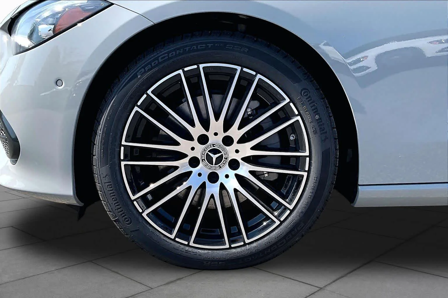 New 2026 MANUFAKTUR Alpine Grey Mercedes-Benz C 300 image 18
