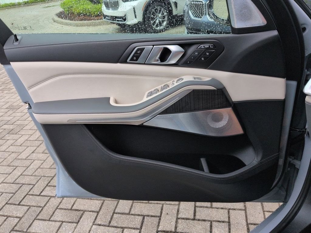 New 2026 Gray Metallic BMW ALPINA XB7 image 31