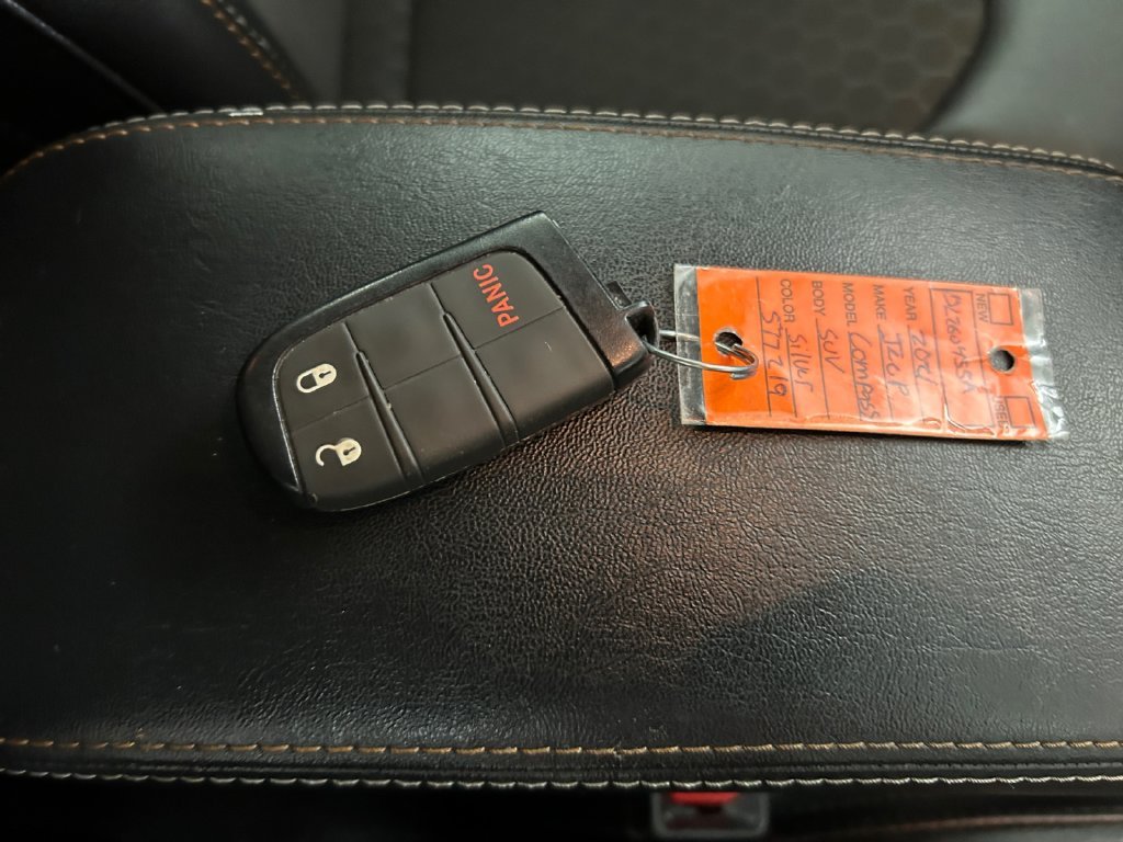 Used 2021 Silver Jeep Latitude image 26