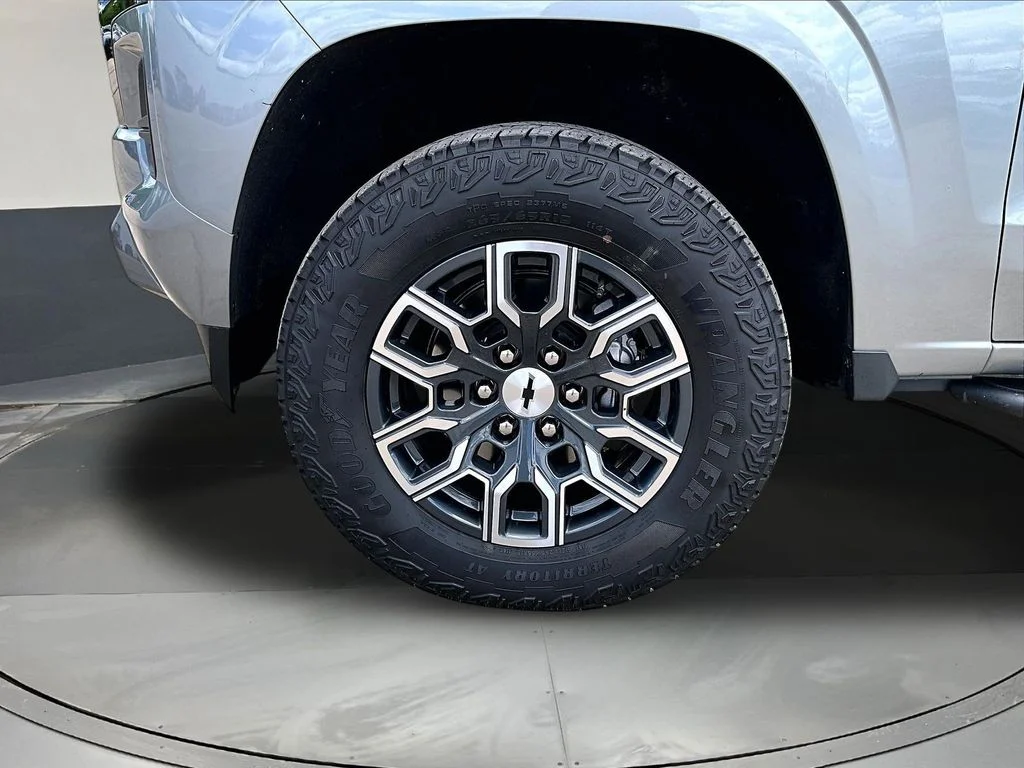Certified Used 2024 Gray Chevrolet Z71 image 35