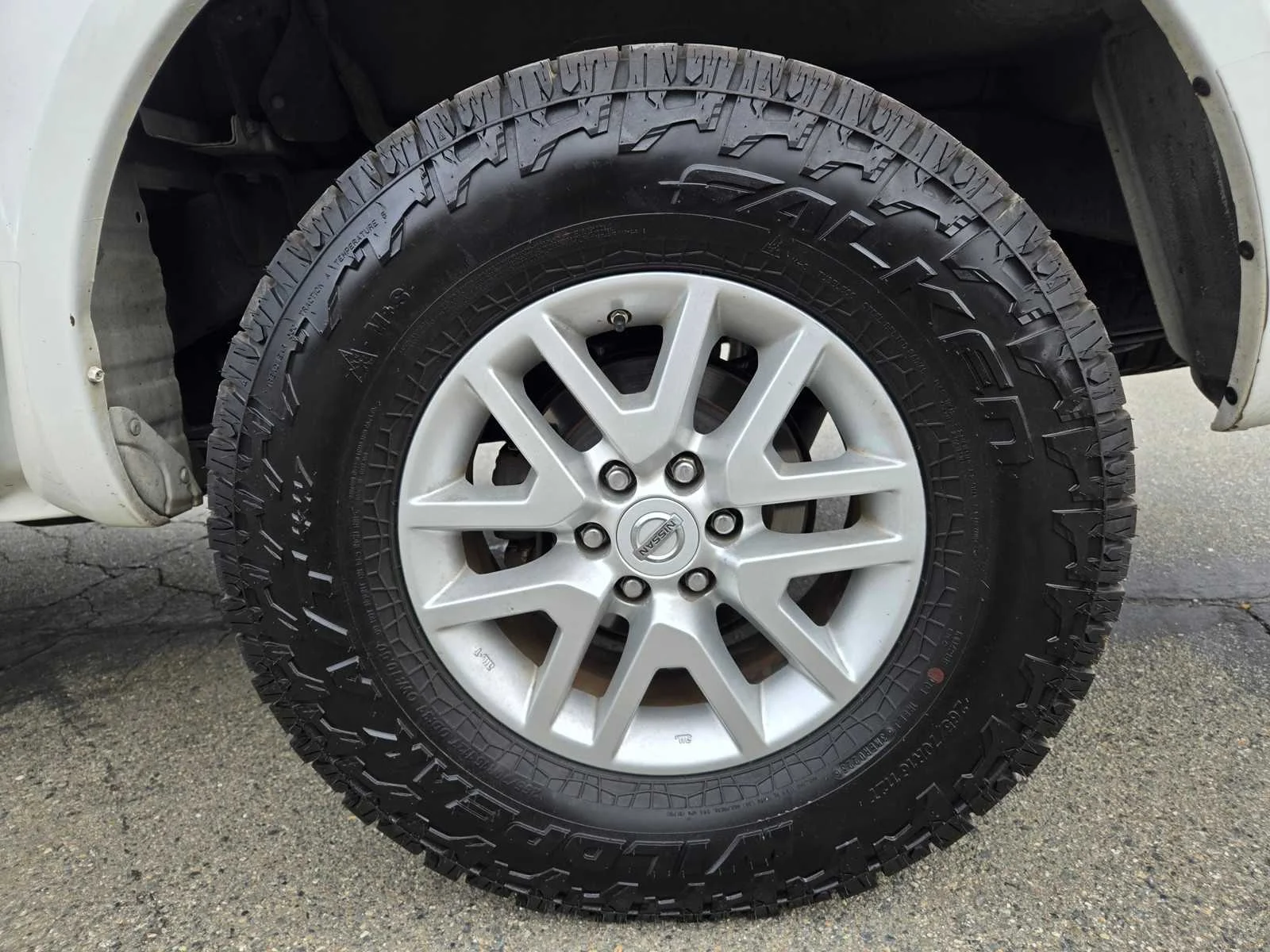 Used 2016  Nissan SV image 28