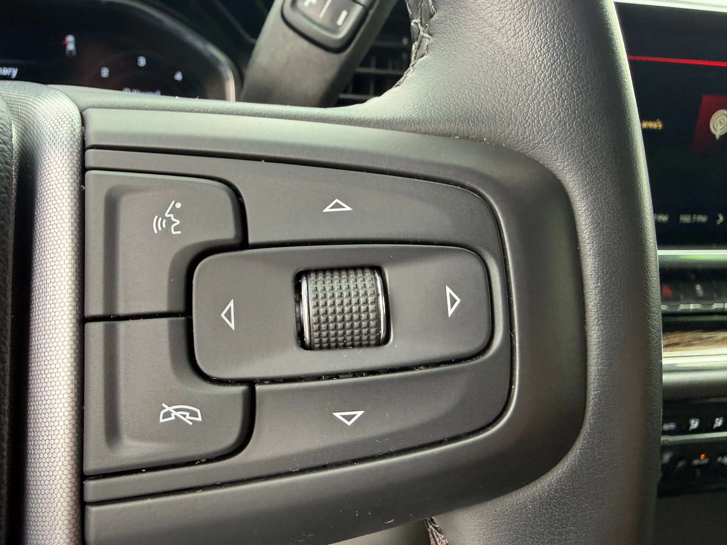 Used 2024 Red GMC Elevation image 19