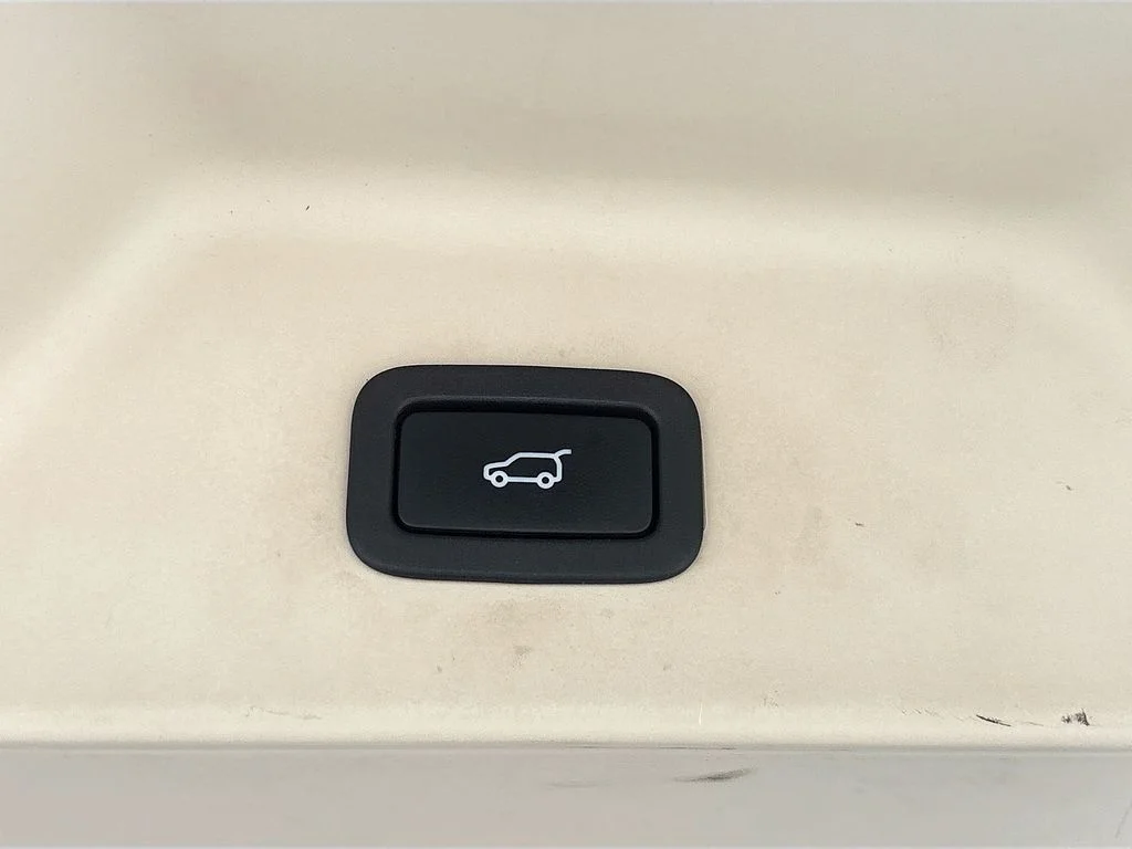 Used 2020 Fuji White Land Rover HSE image 20