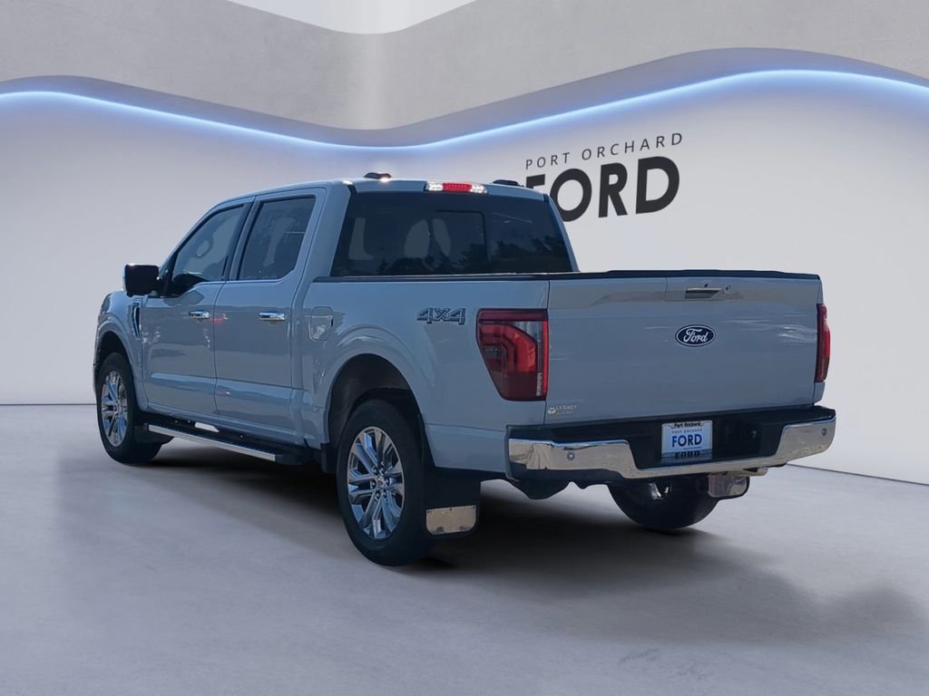 Used 2024  Ford Lariat image 5