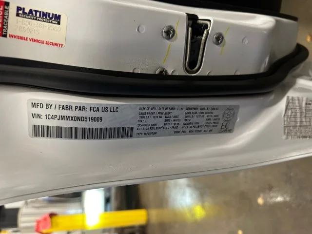 Used 2022 Bright White Clearcoat Jeep Latitude Lux image 15