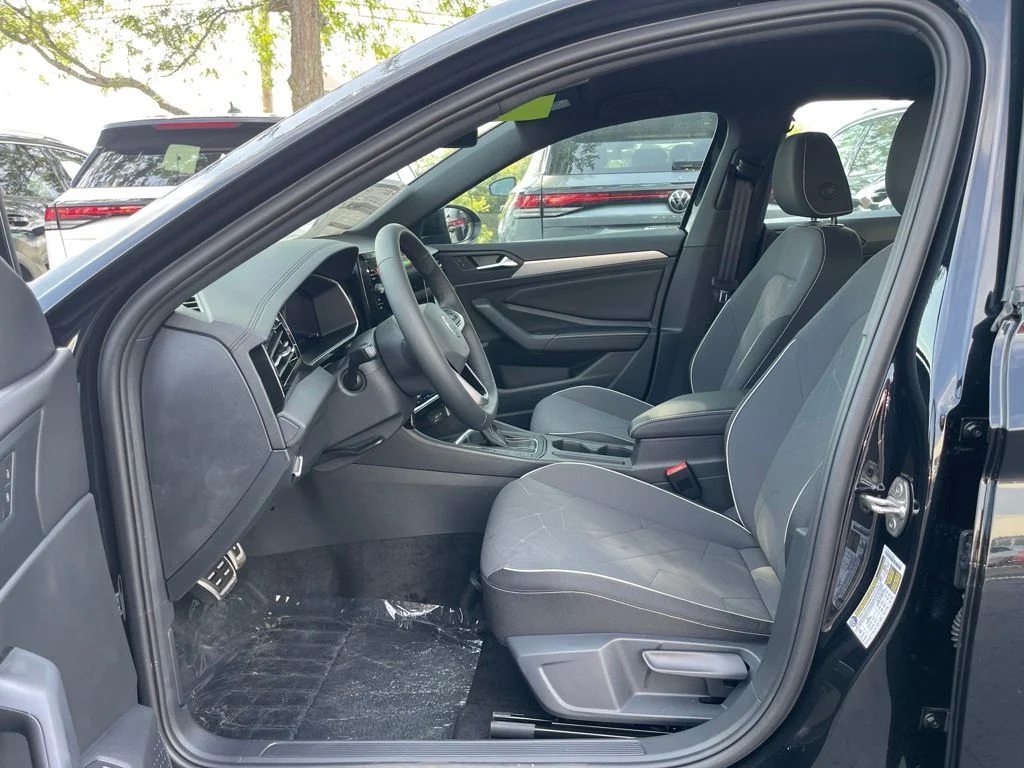 New 2026 Deep Black Pearl Volkswagen 1.5T Sport image 18