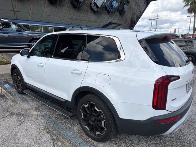 Used 2022 Glacial White Pearl Kia LX image 4