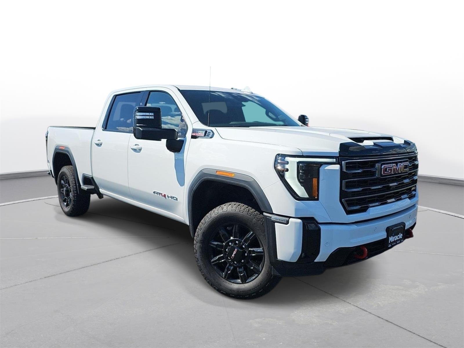Used 2025 Summit White GMC AT4 image 4