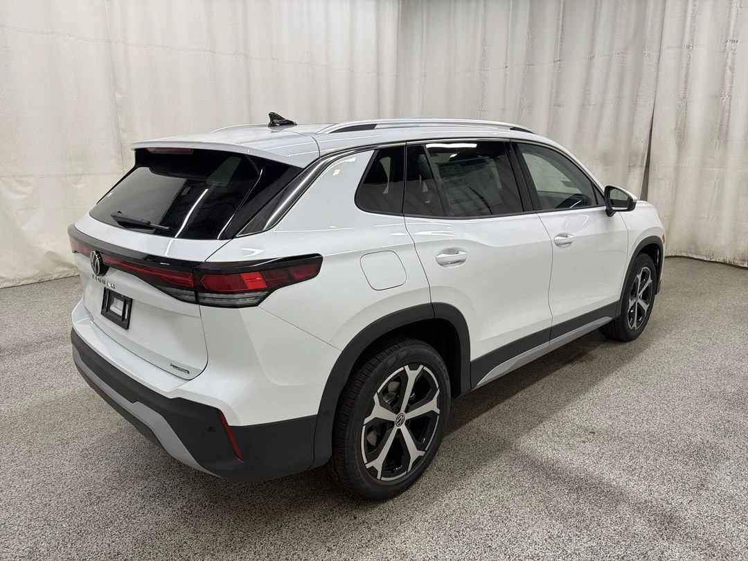 New 2026 Pure White Volkswagen SE image 8
