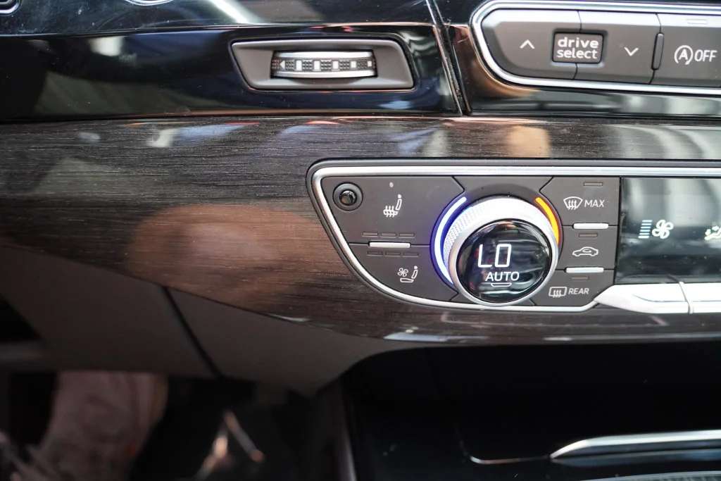 Used 2018 Black Audi 3.0T Prestige image 34