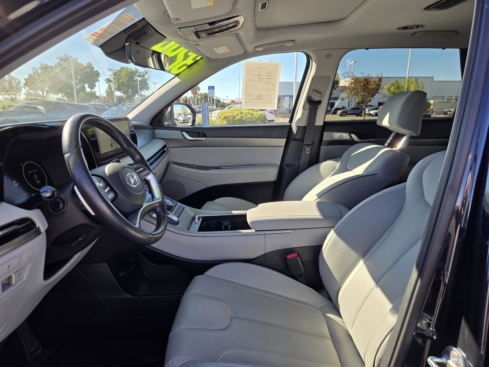 Used 2024 Moonlight Cloud Hyundai SEL 7P image 26