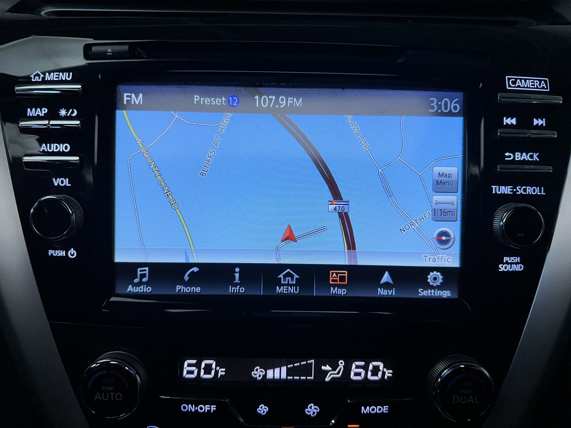 Used 2018 Gun Metallic Nissan SL image 20
