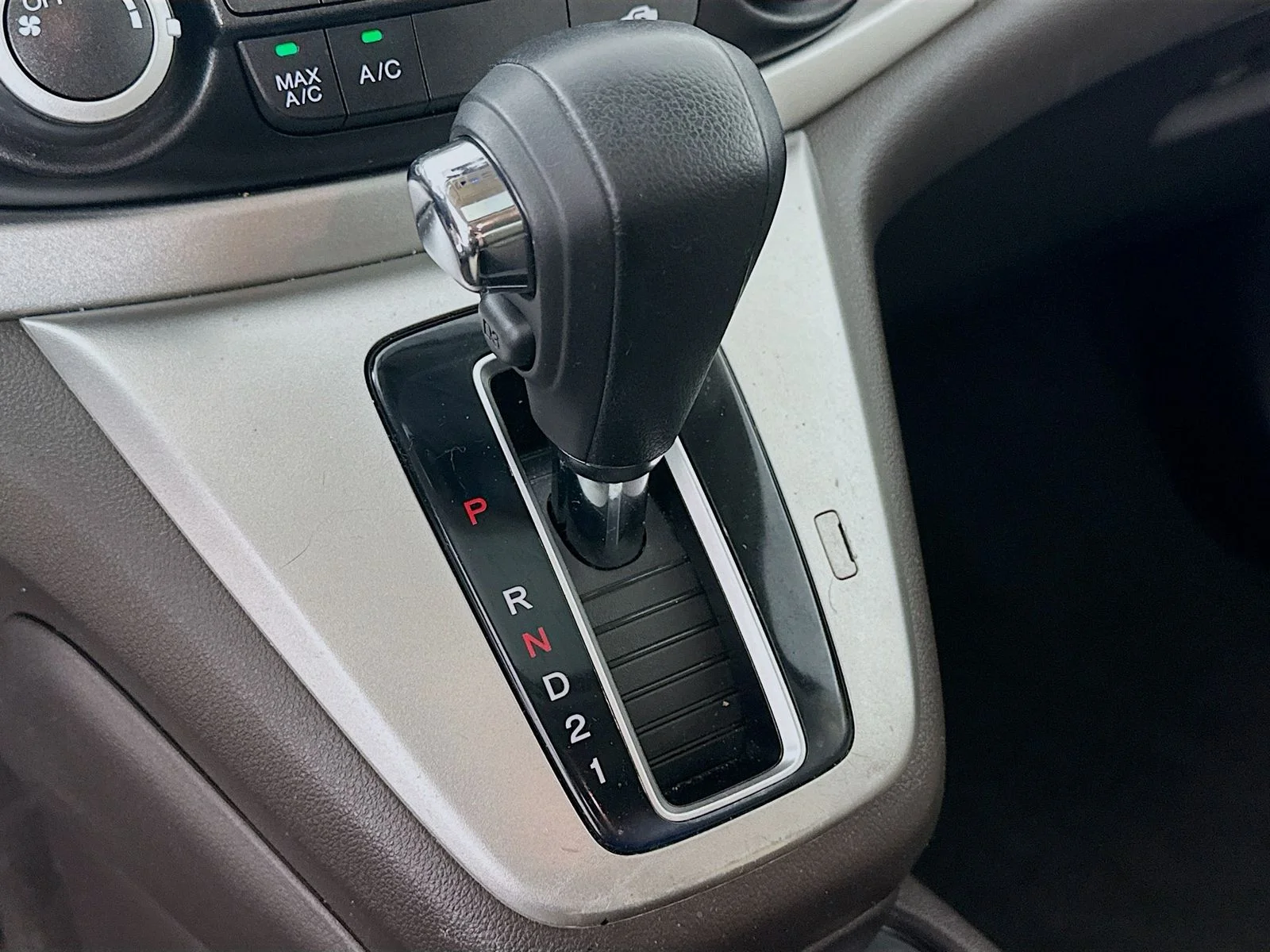 Used 2012 White Honda  image 26