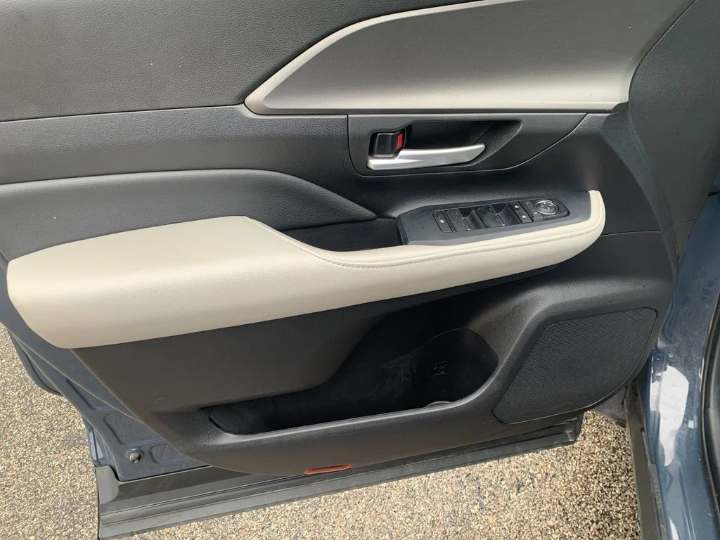 Used 2024 White Toyota XLE image 12