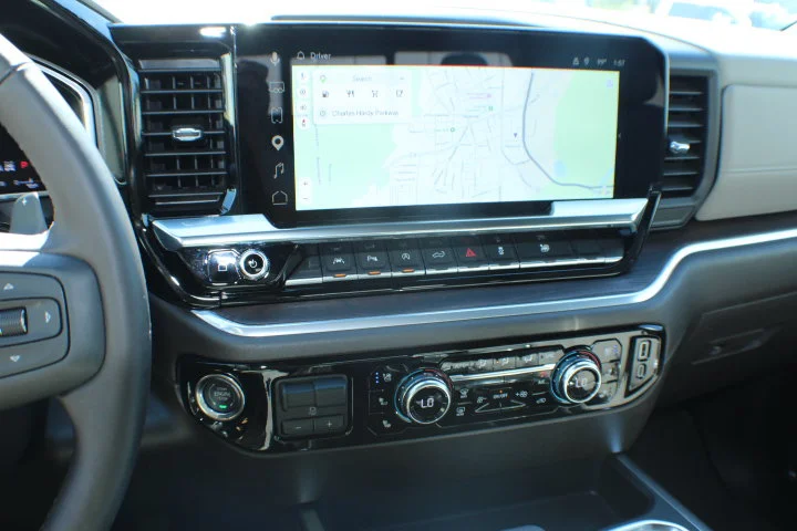 2026 GMC Sierra 1500 SLT - Photo 9
