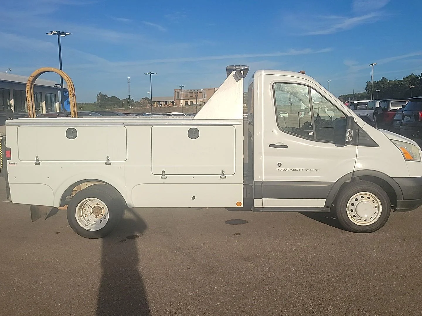Used 2016 Oxford White Ford T-350 138" 9950 GVWR DRW image 19