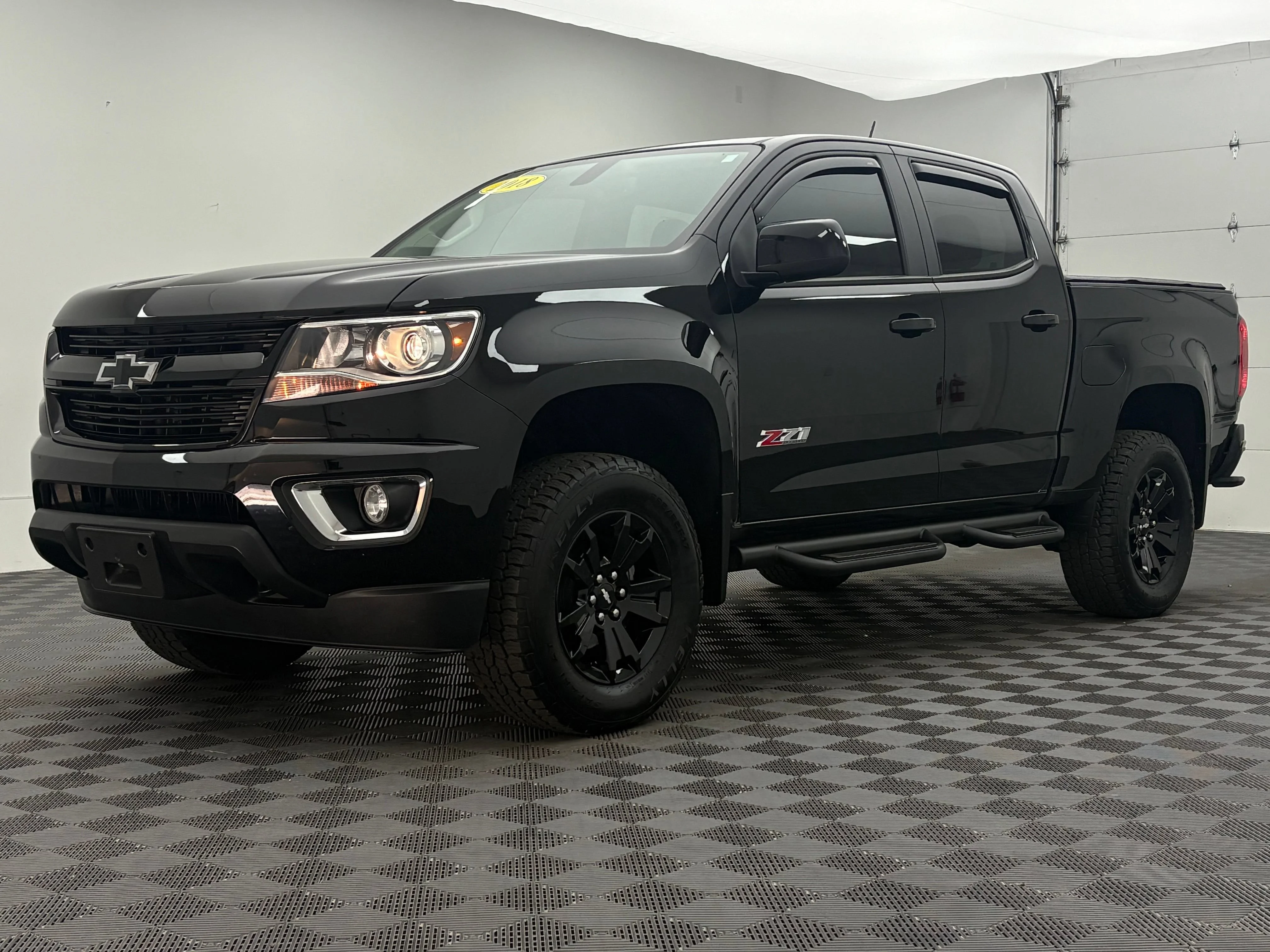 Used 2018 BLACK Chevrolet 4WD Z71 image 2