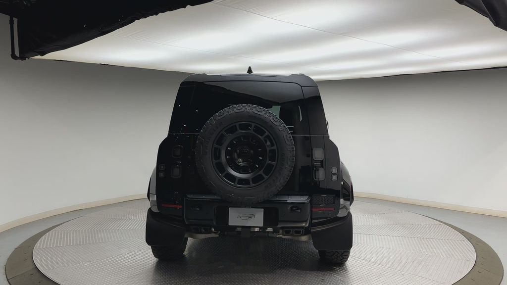 New 2026 Narvik Black Land Rover OCTA image 3