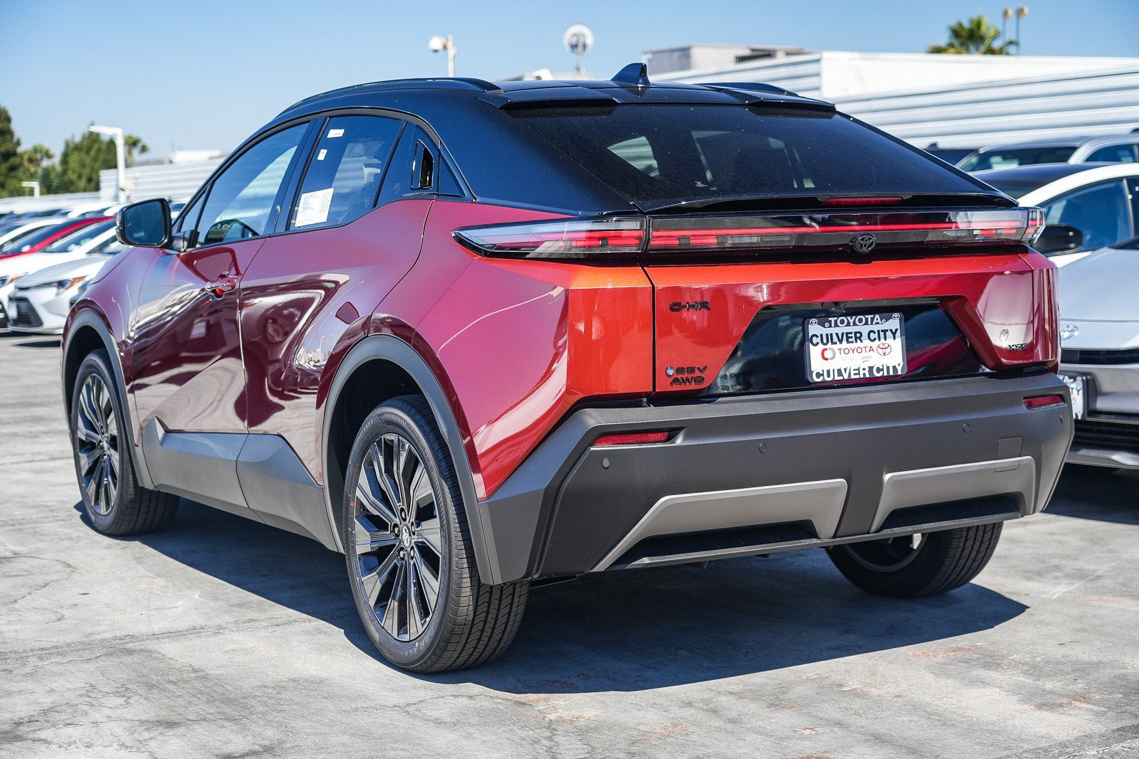 New 2026 Tandoori with Midnight Black Metallic roof <sup>1</sup> Toyota  XSE image 6