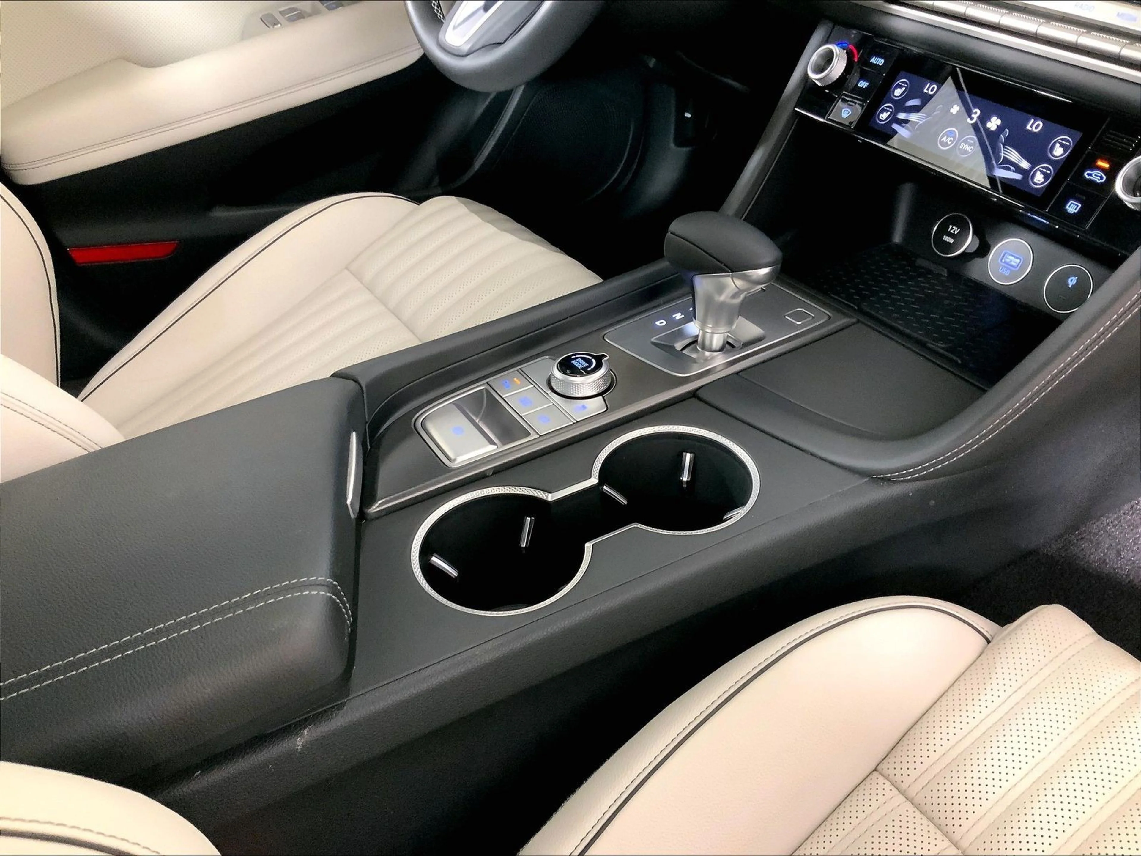 2024 GENESIS G70 Sport Advanced - Photo 16