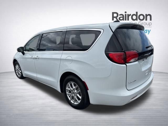 Used 2023 Bright White Clearcoat Chrysler LX image 5