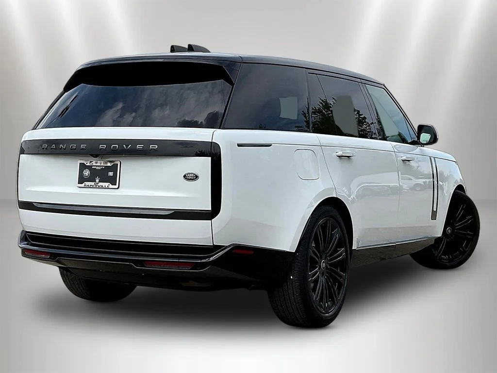 Used 2023 Fuji White Land Rover SE image 6