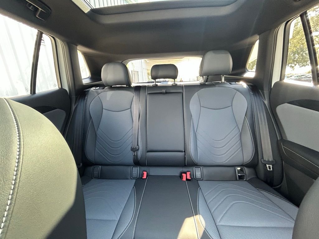 New 2026 White/off-white Volkswagen 2.0T SE R-Line Black image 11