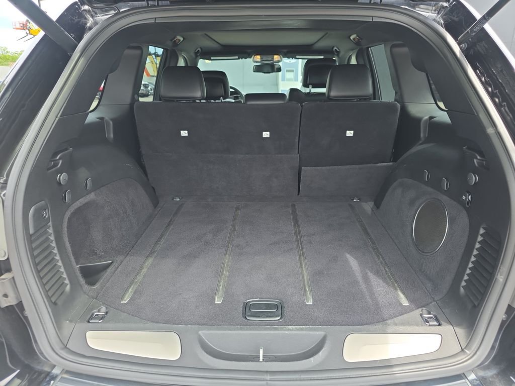 Used 2015 Black Jeep Limited image 30
