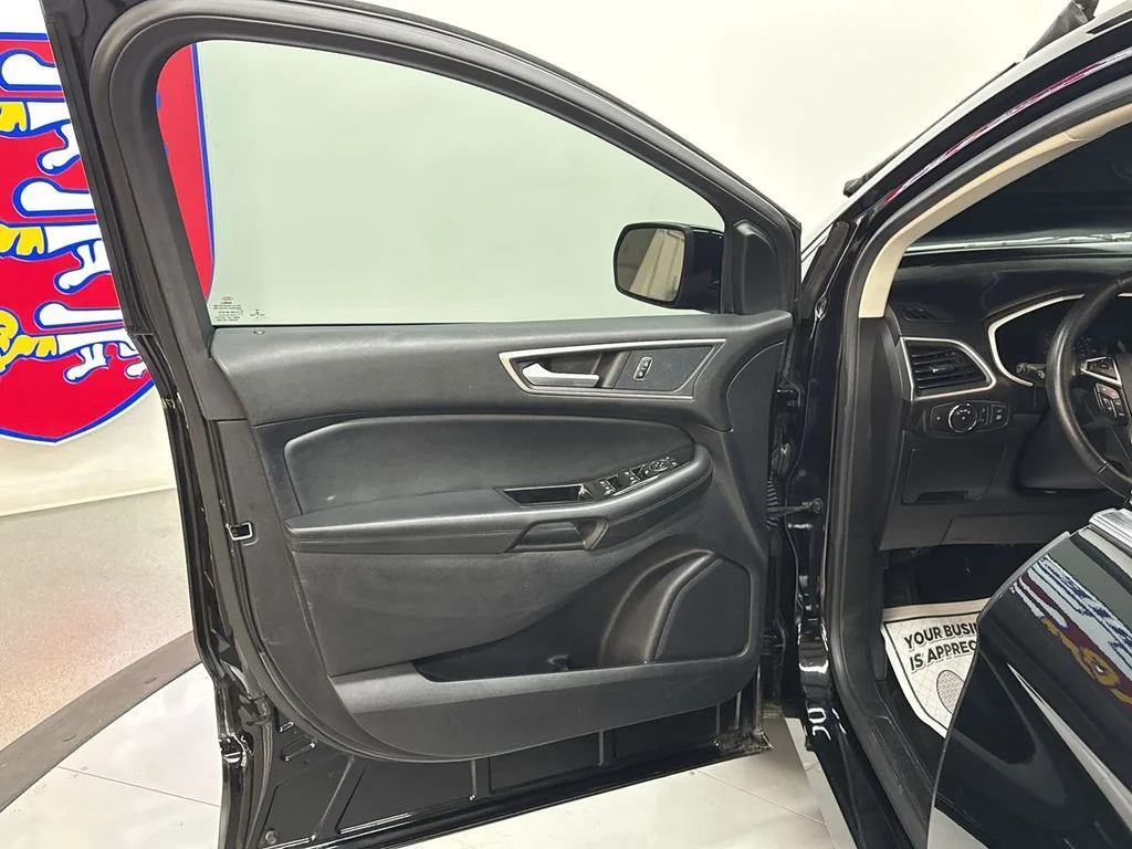 Used 2019 Agate Black Metallic Ford SEL image 15