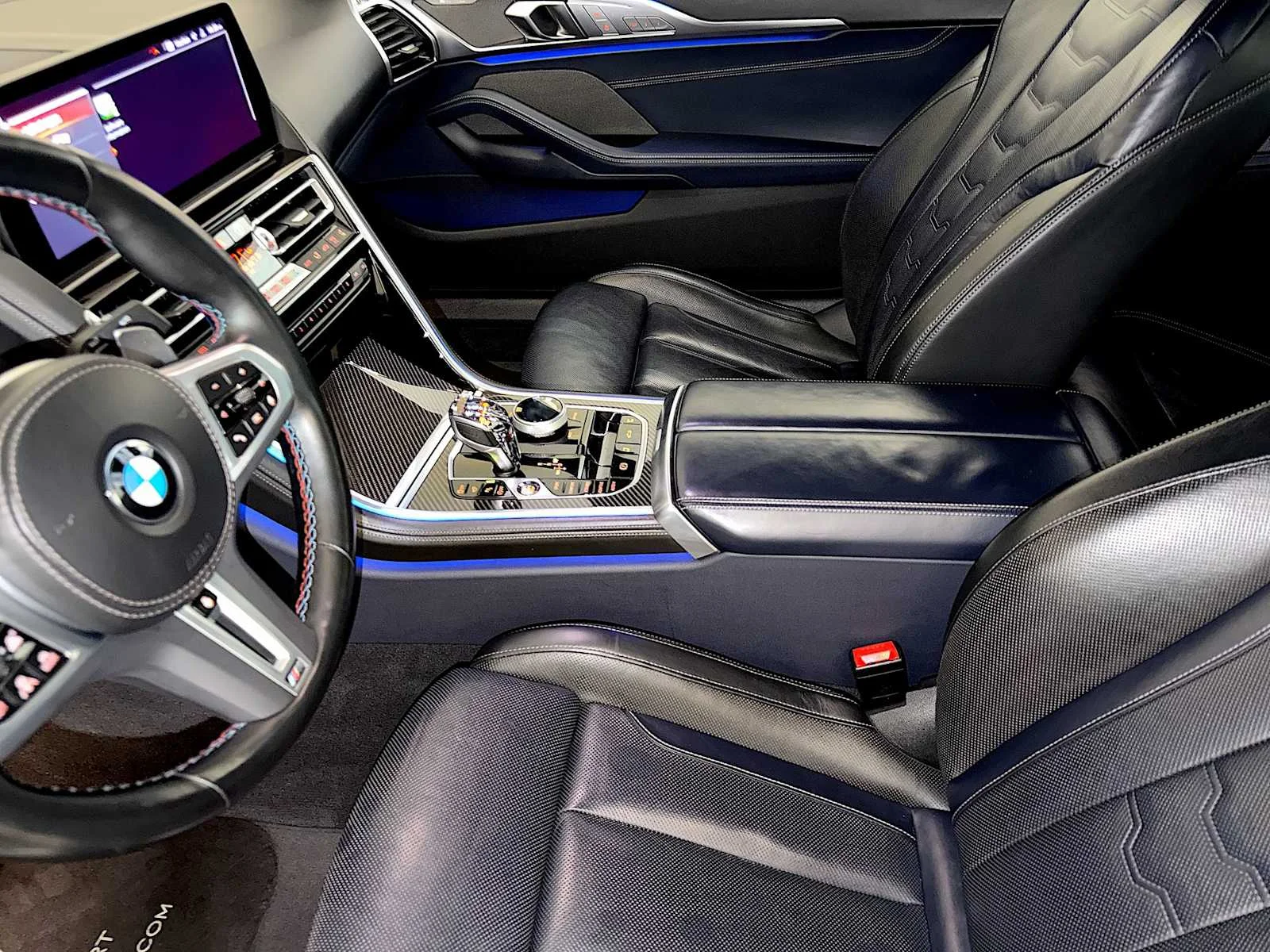 2024 BMW 8 Series M850i - Photo 21